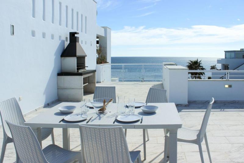 Casares Del Mar Luxury Apartments Penthouse With Beach Access Экстерьер фото